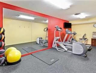 Ramada By Wyndham Baltimore West Экстерьер фото